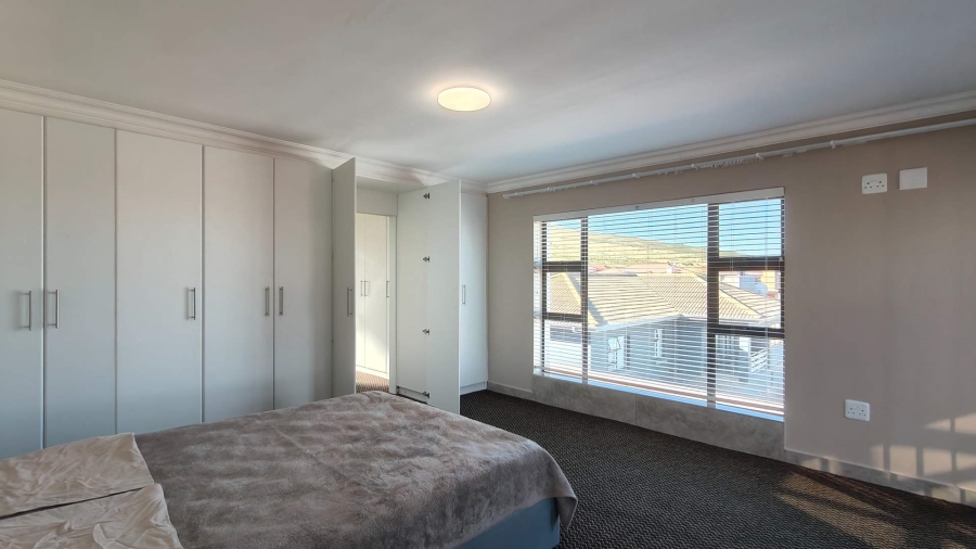 To Let 4 Bedroom Property for Rent in Monte Christo Western Cape